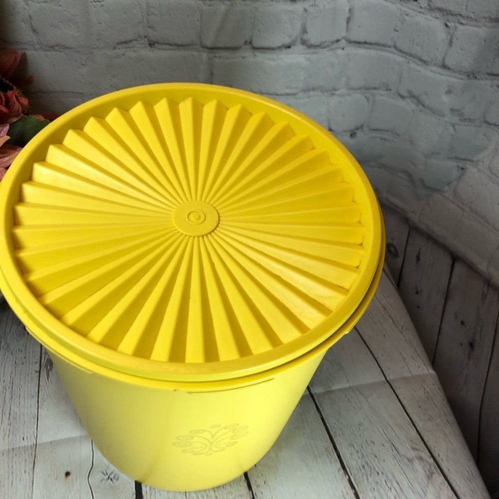 🛍🛍SOLD Vintage Tupperware MAXI canister 25cup - Picture 3 of 5